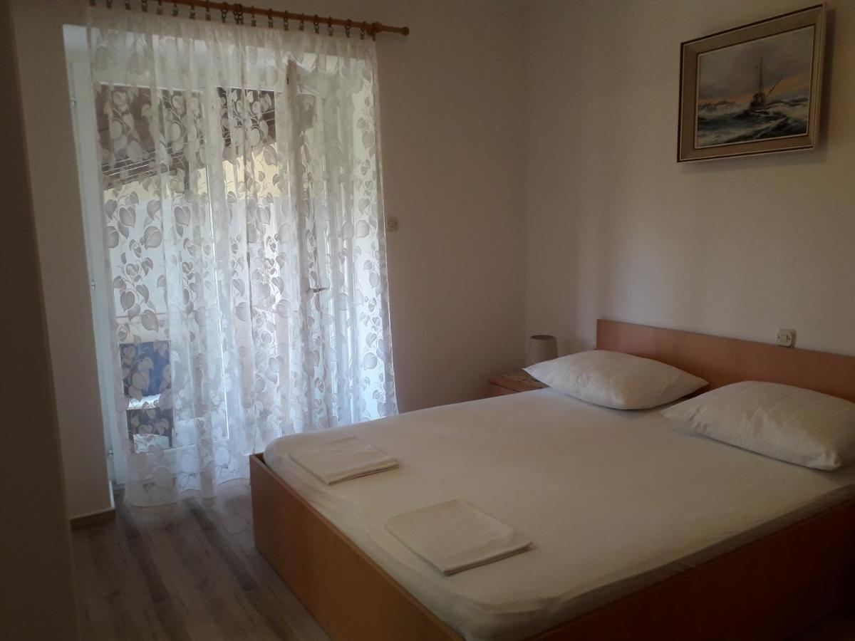 Apartmani Roza โลปาร์ ภายนอก รูปภาพ