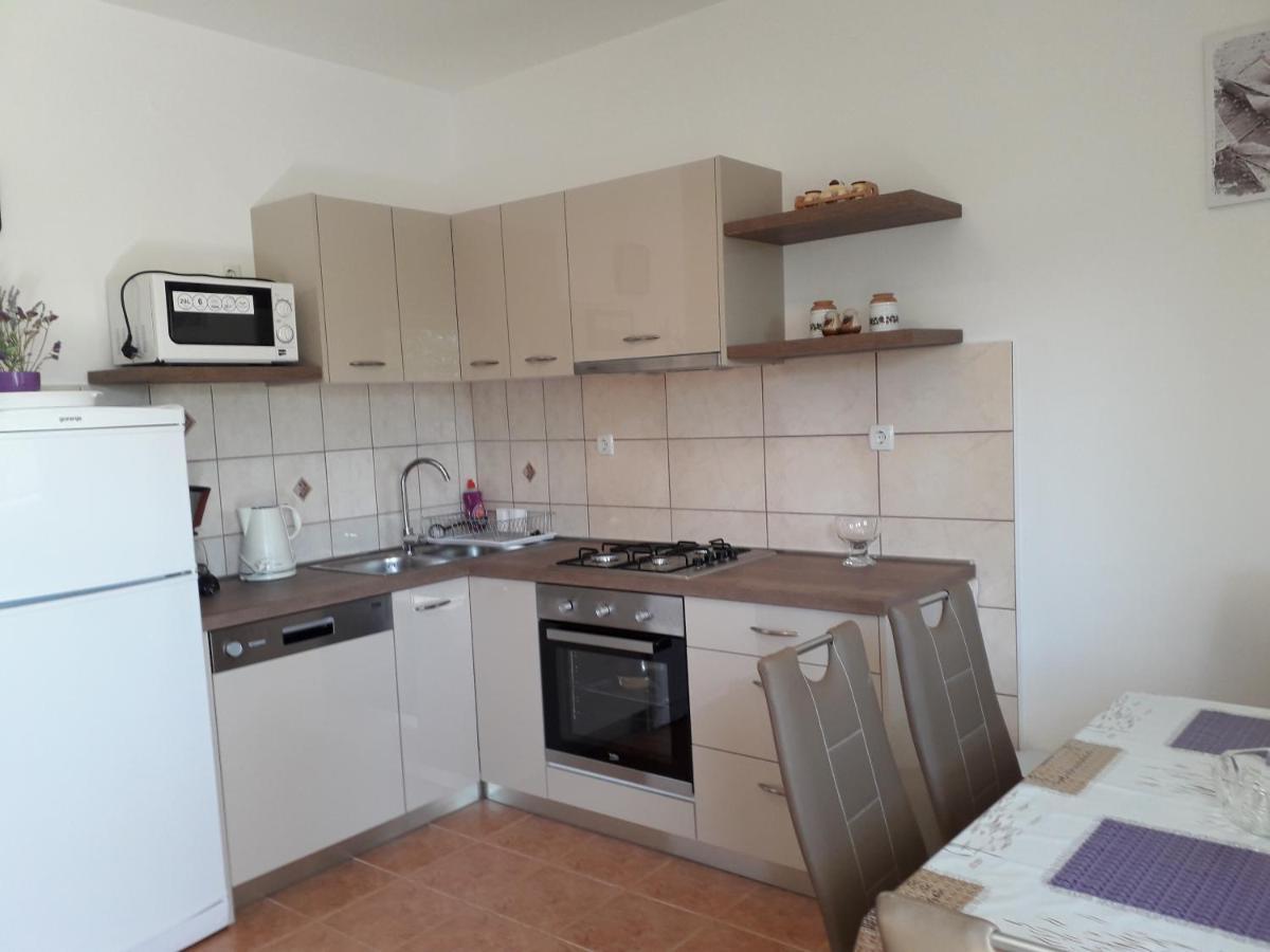 Apartmani Roza โลปาร์ ภายนอก รูปภาพ