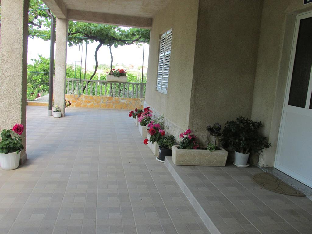 Apartmani Roza โลปาร์ ภายนอก รูปภาพ